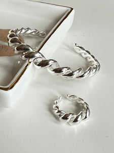 Twist rope bangle in sterling silver with matching ring inamullumani 