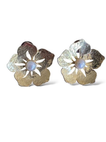 Jasmine with pearl center - InamullumaniEarrings